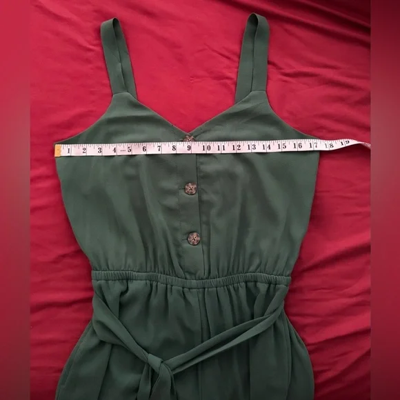 Reitmans | Forest Green Elegant Buttoned Cropped Jumpsuit - Picture 10 of 14